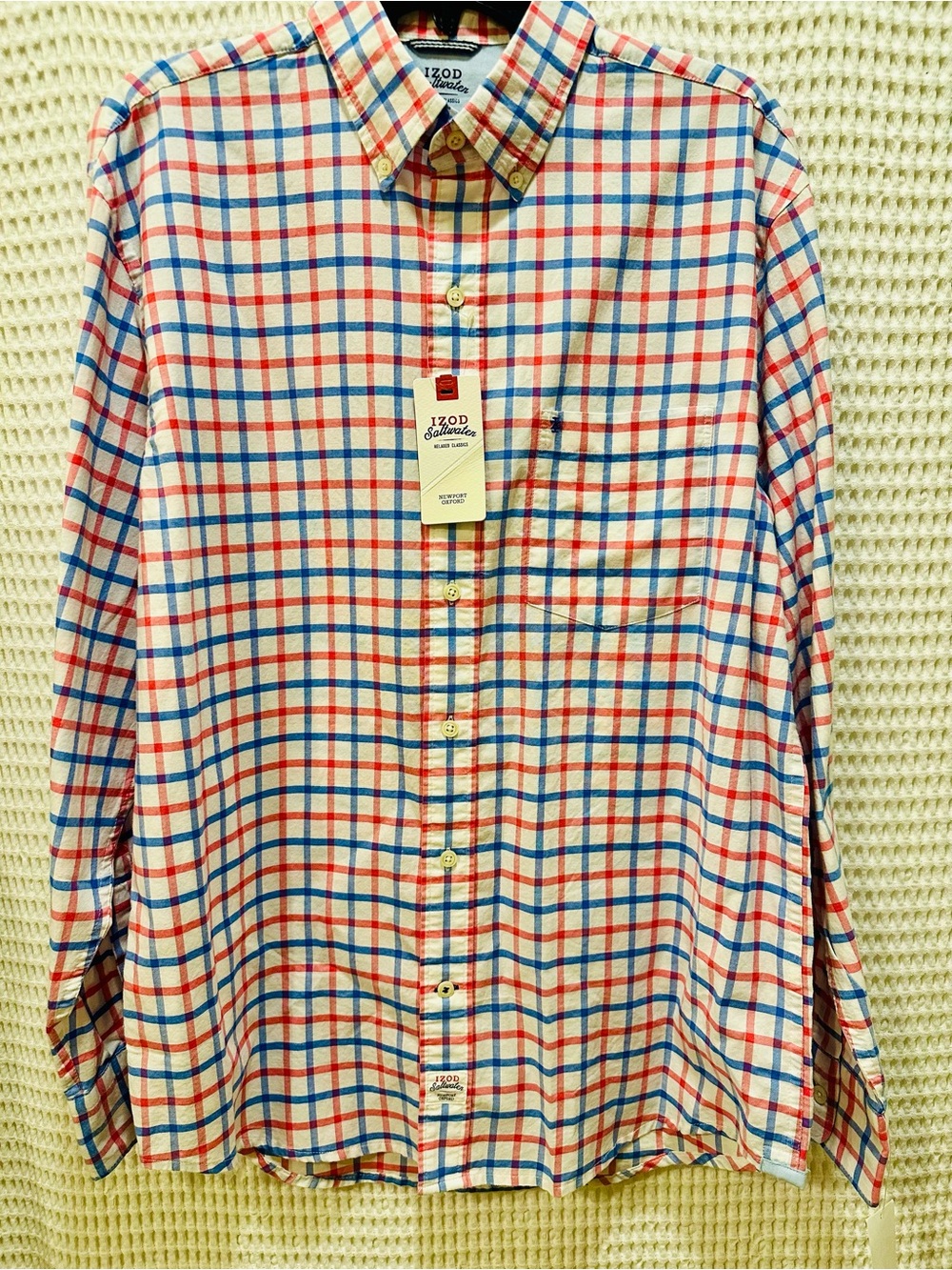 NWT Men’s IZOD Relaxed Fit Red & Blue Plaid Button-Down Shirt - Medium